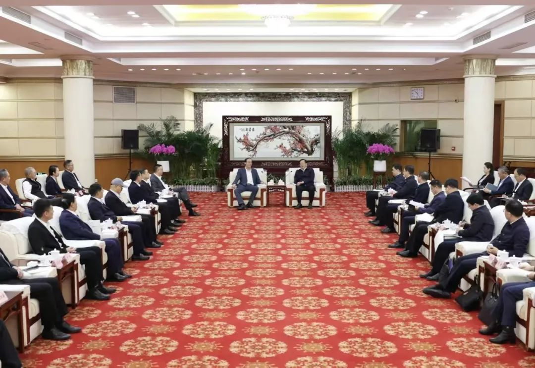 利亚德集团董事长李军受邀出席华中科技大学第十六届企业家论坛,并发表演讲